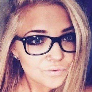 Ashley Schmidt - Income, Birthday, Family, Bio, Networth & More