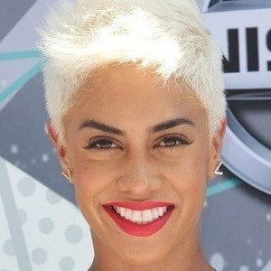 Sibley Scoles - Wiki, Family, Bio, Birthdate, Networth & More