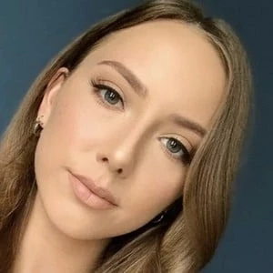 Hailie Scott Biography