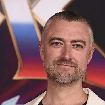 Sean Gunn Biography