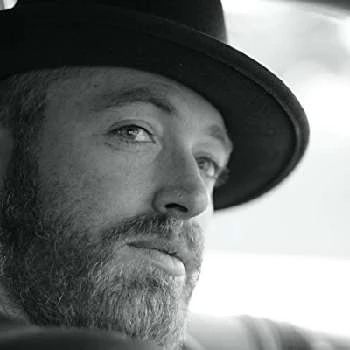 Sean Patrick Fahey Biography