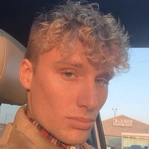 Alex Sedlak - Family, Bio, Birthday, Family, Income & More