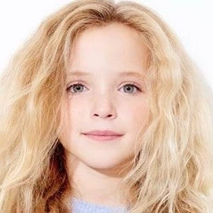 Cameron Seely - Income, Birthday, Family, Bio, Networth & More