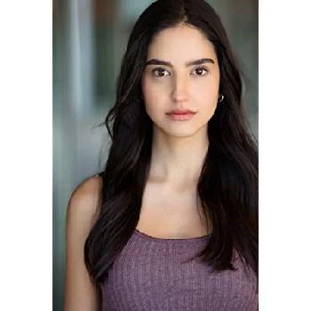 Selin Cuhadaroglu - Age, Height, Birthdate, Bio, Family, Networth & More