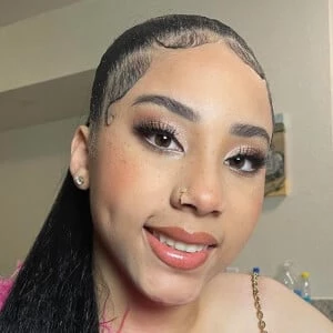 Zayla Shakes Biography