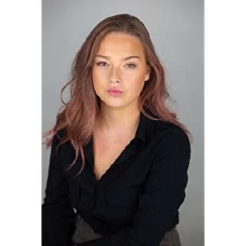 Shalea Fox - Age, Bio, Birthdate, Family, Networth & More