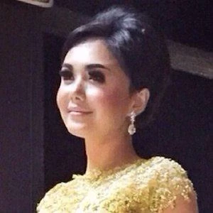 Yuni Shara - Networth, Biography, Birthdate, Family & More