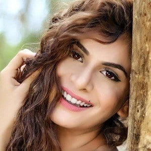 Isha Anand Sharma - Profession, Biography, Birthdate, Family, Wiki & More