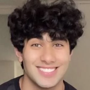 Ishaan Sharma - Age, Bio, Birthdate, Family, Networth & More