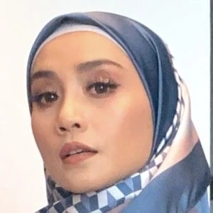 Wan Sharmila - Wiki, Bio, Birthdate, Networth, Family & More