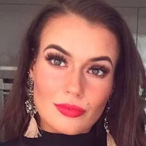 Ella Shaw - Height, Bio, Wiki, Family, Birthplace, Networth & More