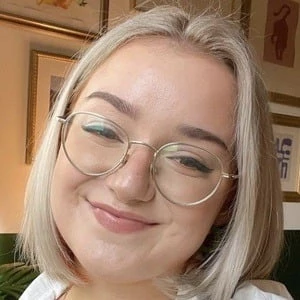 Emily Shaw - Age, Bio, Birthdate, Family, Networth & More