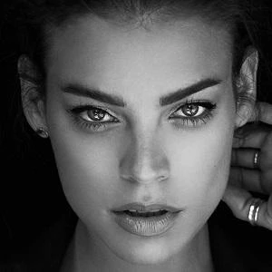 Eva Shaw - Age, WIki, Birthday, Family, Networth & More