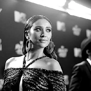 Shay Mitchell - Birthday, Bio, Wiki, Family, Networth & More