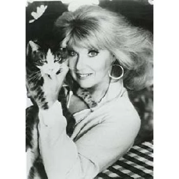 Sheila MacRae - Age, WIki, Birthday, Family, Networth & More