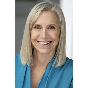 Shelley Brandt Akins - Age, Bio, Birthdate, Family, Networth & More