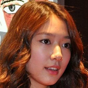 Park Shin-hye Biography
