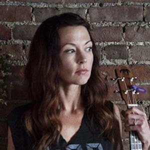 Amanda Shires - Age, Height, Birthdate, Bio, Family, Networth & More