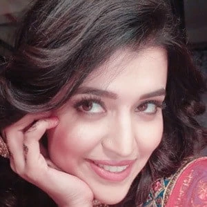 Chitra Shukla - Parents, Networth, Bio, Birthdate, Family Wiki & More