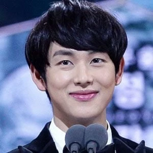 Yim Si-wan Biography