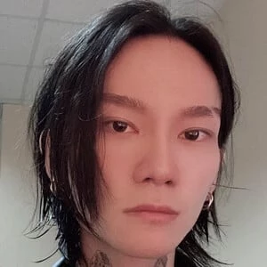 Yuli Sick - Height, Bio, Wiki, Family, Birthplace, Networth & More