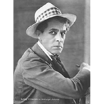 Sidney Ainsworth - Age, Height, Birthdate, Family, Wiki & More