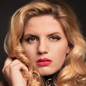 Stella Sieger Biography