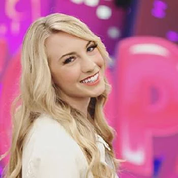 Sierra Smith - Age, Bio, Birthdate, Family, Networth & More