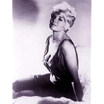 Sigrid Valdis Biography