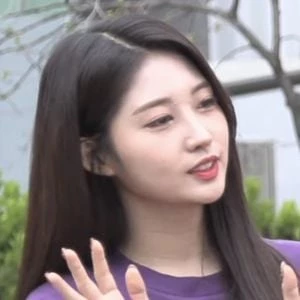 Sihyeon - Age, Height, Birthdate, Bio, Family, Networth & More