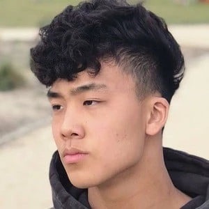 Jojo Sim Biography
