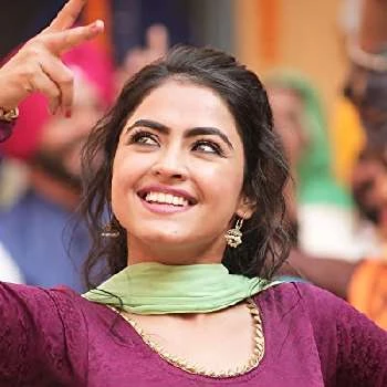 Simi Chahal - Adderess, Bio, Birthdate, Family, Wiki & More