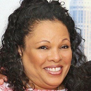 Justine Simmons Biography