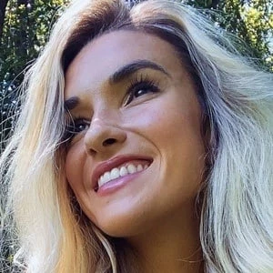 Kayla Simmons Biography