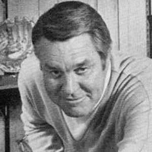 Lon Simmons Biography