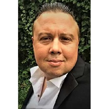 Simon Hunt Biography