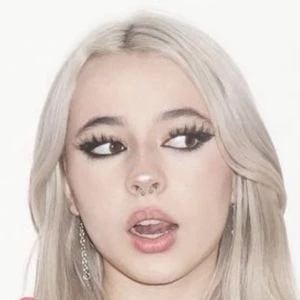 Eve Simone - Networth, Bio, Wiki, Family, Birthday, Networth & More