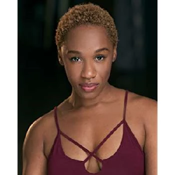 Simone Farrell - Age, Bio, Birthdate, Family, Networth & More