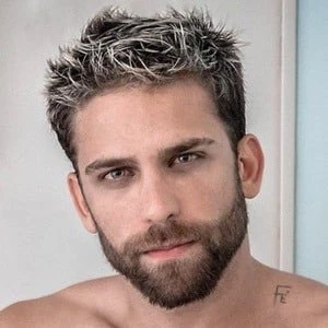 Robert Simoni - Family, Bio, Birthday, Family, Income & More