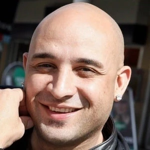 Regillio Simons Biography
