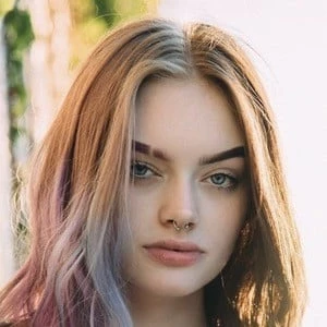 Destiny Simonson - Income, Birthday, Family, Bio, Networth & More