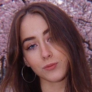 Simply Sofia - Wiki, Bio, Networth, Birthdate, Family & More