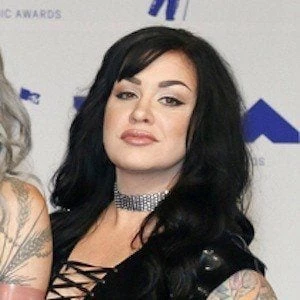 Nikki Simpson Biography