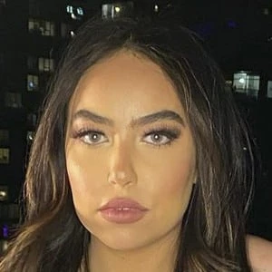 Tianna Singer Biography