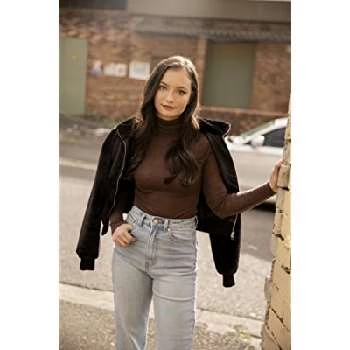 Siobhan Wilde - Age, Bio, Birthdate, Family, Networth & More