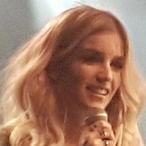 Dionne Slagter - Family, Bio, Birthday, Family, Income & More