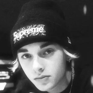 Niko Slater - Family, Bio, Birthday, Family, Income & More