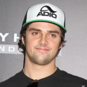 Elliot Sloan - Height, Bio, Wiki, Family, Birthplace, Networth & More