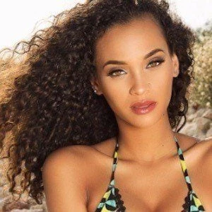 Yolanda Smallegange - Parents, Networth, Bio, Birthdate, Family Wiki & More