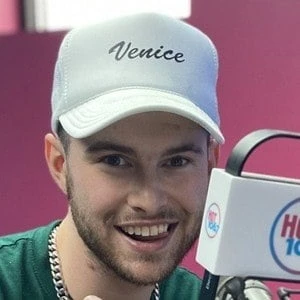 Smalltownhollywood - Income, Birthday, Family, Bio, Networth & More